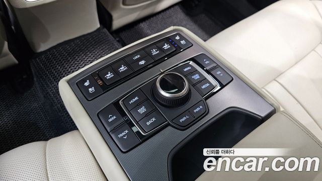 Hyundai Genesis 2016 — photo 17