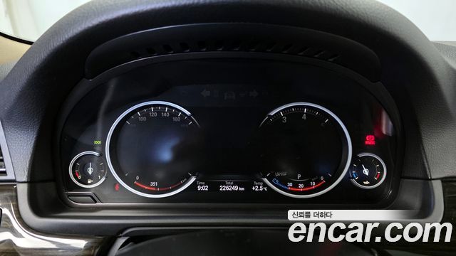 BMW 5-Series 2014 — photo 8