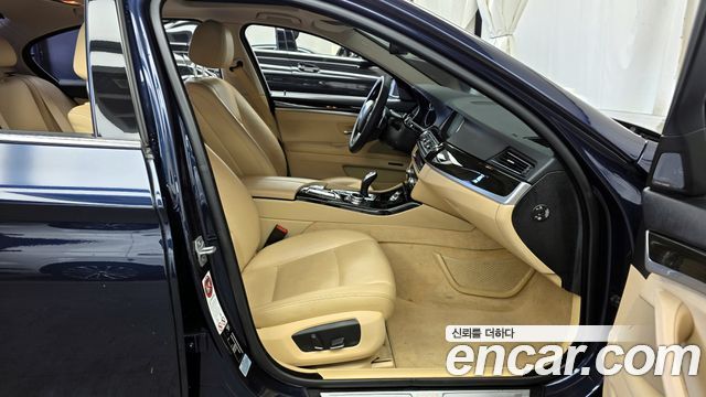 BMW 5-Series 2014 — photo 11