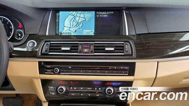 BMW 5-Series 2014 — photo 14