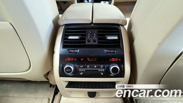 BMW 5-Series 2014 — photo 18