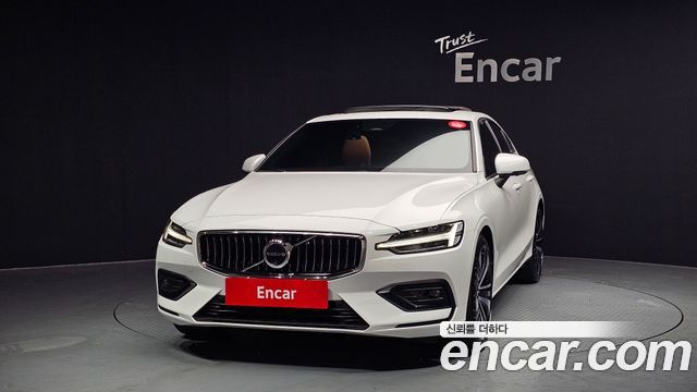 Volvo S60 2024 — photo 3