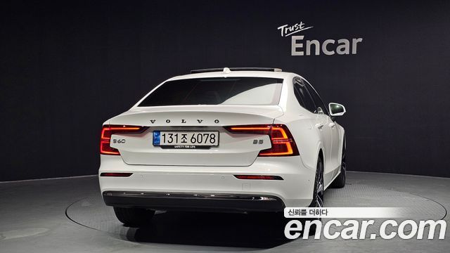 Volvo S60 2024 — photo 4