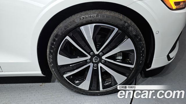 Volvo S60 2024 — photo 5