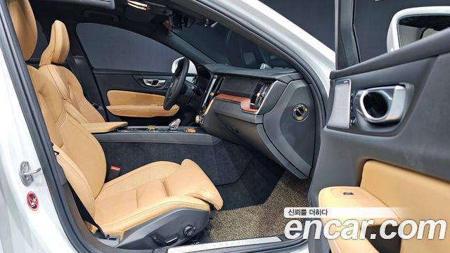 Volvo S60 2024 — photo 10