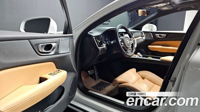 Volvo S60 2024 — photo 12
