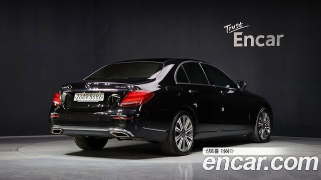 Mercedes-Benz E-Class 2020 — photo 2