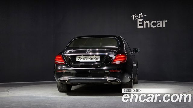 Mercedes-Benz E-Class 2020 — photo 4