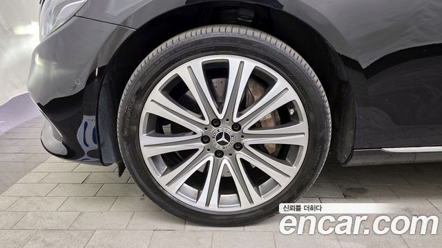 Mercedes-Benz E-Class 2020 — photo 5