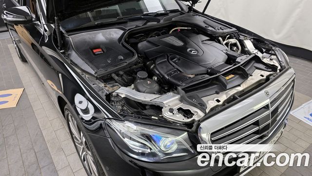 Mercedes-Benz E-Class 2020 — photo 6