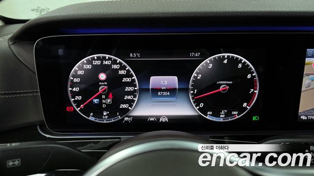 Mercedes-Benz E-Class 2020 — photo 8
