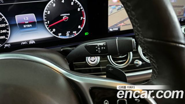 Mercedes-Benz E-Class 2020 — photo 9