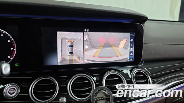 Mercedes-Benz E-Class 2020 — photo 15
