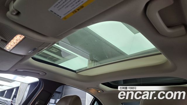 Mercedes-Benz E-Class 2020 — photo 18