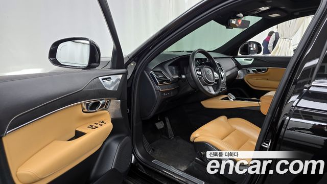 Volvo XC90 2021 — photo 10