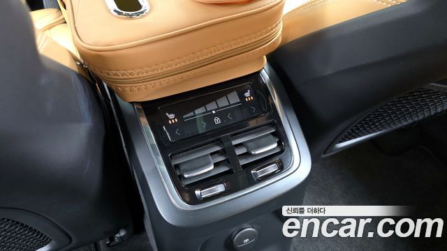 Volvo XC90 2021 — photo 18