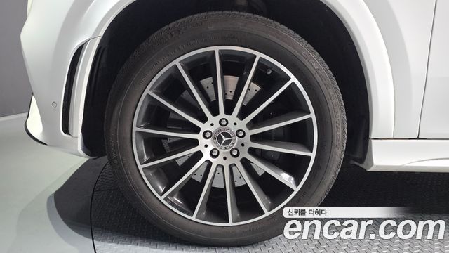 Mercedes-Benz GLE-Class 2022 — photo 5