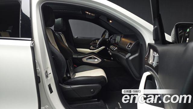 Mercedes-Benz GLE-Class 2022 — photo 11