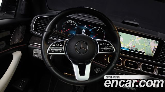 Mercedes-Benz GLE-Class 2022 — photo 13