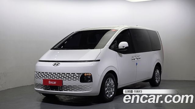 Hyundai Staria 2022 — photo 1