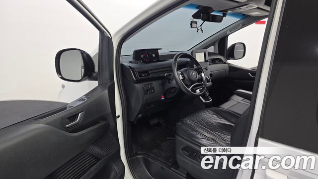 Hyundai Staria 2022 — photo 10