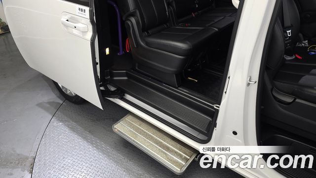 Hyundai Staria 2022 — photo 18