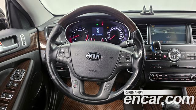 Kia K7 2015 — photo 13