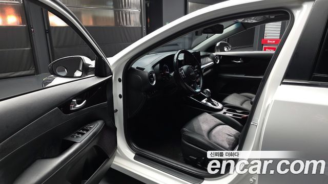 Kia K3 2022 — photo 10