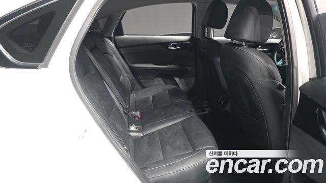 Kia K3 2022 — photo 12