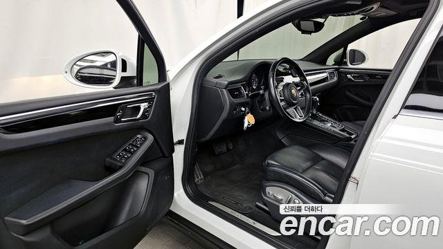 Porsche Macan 2017 — photo 10