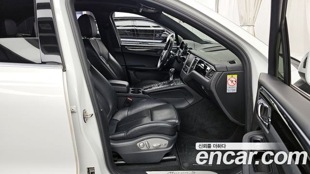 Porsche Macan 2017 — photo 12