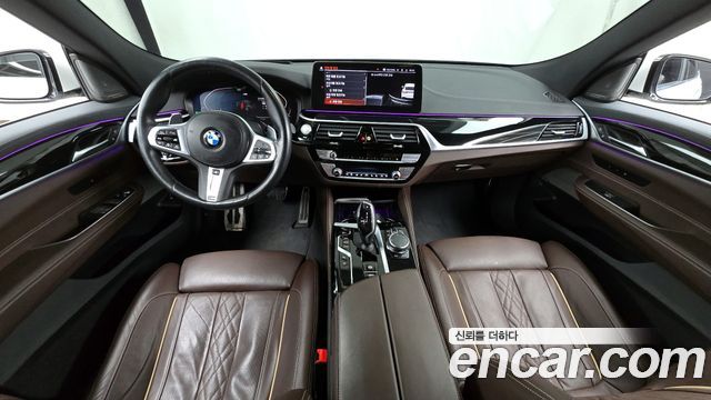 BMW Gran Turismo 2023 — photo 7