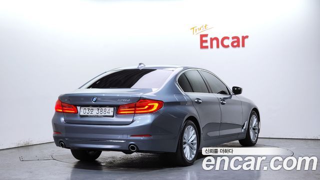 BMW 5-Series 2018 — photo 2