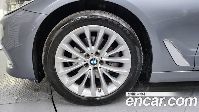 BMW 5-Series 2018 — photo 5