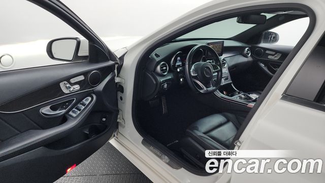 Mercedes-Benz C-Class 2017 — photo 10