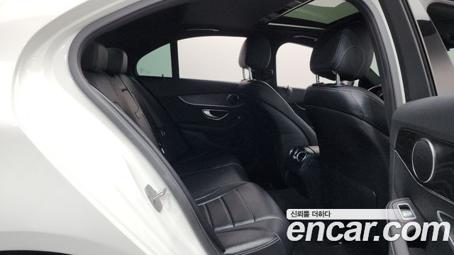 Mercedes-Benz C-Class 2017 — photo 12