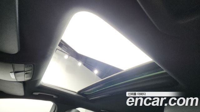 Mercedes-Benz C-Class 2017 — photo 19