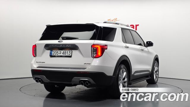 Ford Explorer 2022 — photo 2