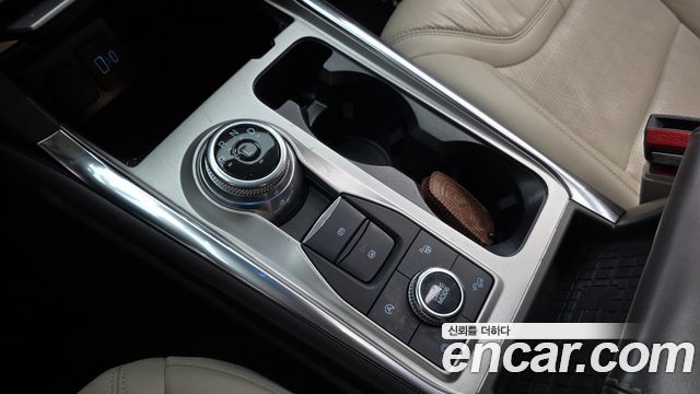 Ford Explorer 2022 — photo 9