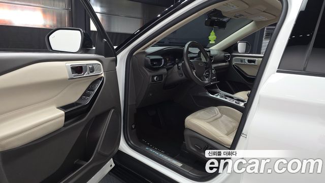 Ford Explorer 2022 — photo 10