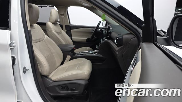 Ford Explorer 2022 — photo 11