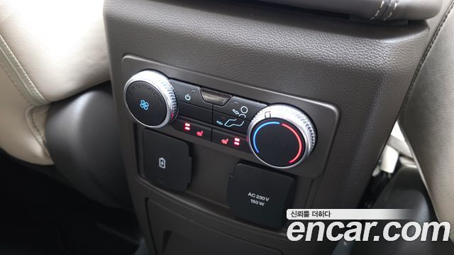 Ford Explorer 2022 — photo 19