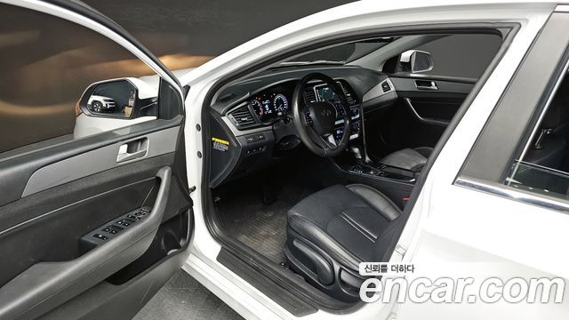 Hyundai Sonata 2018 — photo 11