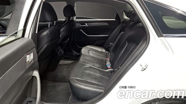 Hyundai Sonata 2018 — photo 12