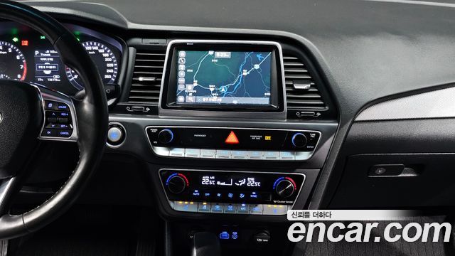 Hyundai Sonata 2018 — photo 15
