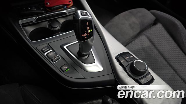 BMW 1-Series 2018 — photo 9
