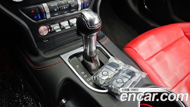 Ford Mustang 2023 — photo 9