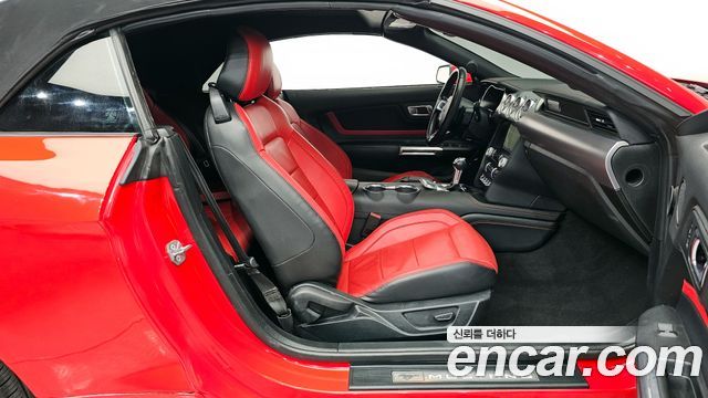 Ford Mustang 2023 — photo 10