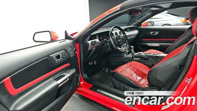 Ford Mustang 2023 — photo 11