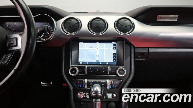 Ford Mustang 2023 — photo 14
